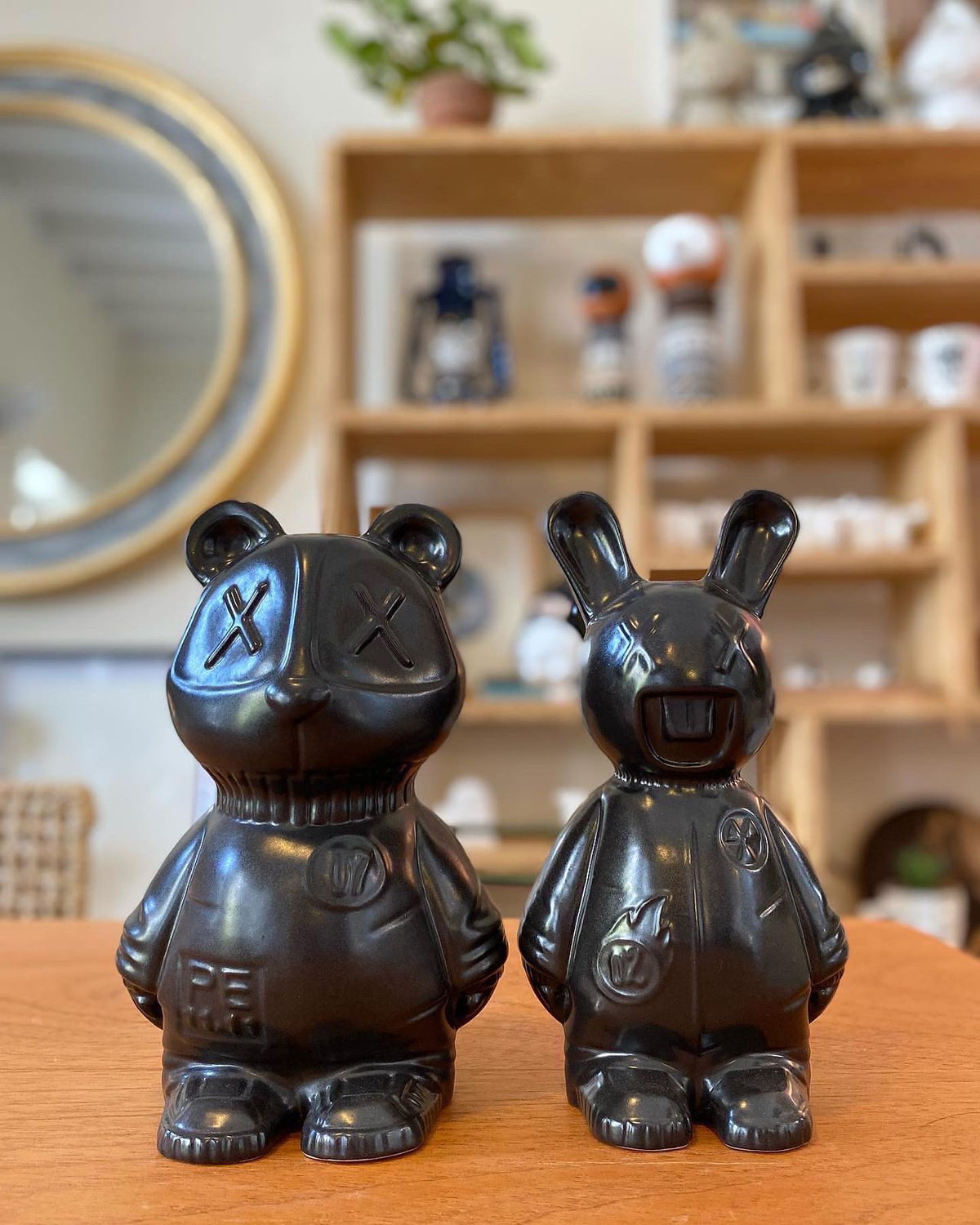 PANDA ATÓMICO, escultura en porcelana