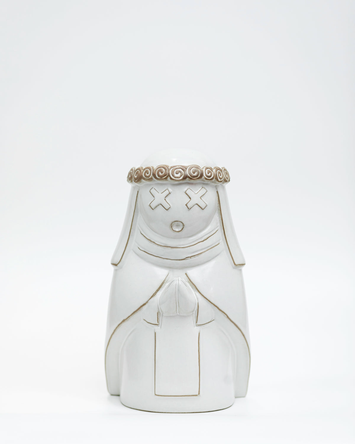 SANTARO.BOT.WHITE escultura en cerámica, Perujis, de El Imaquinario de Yute y Tocuyo