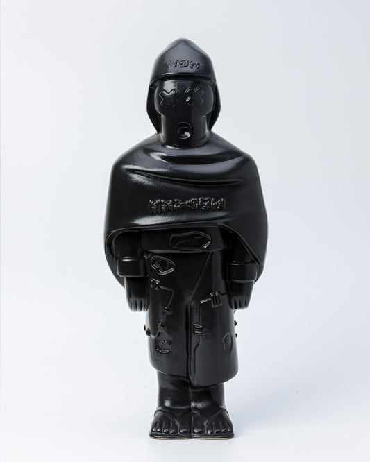 GIGANTO.BOT, escultura en gress, y esmalte oscuro