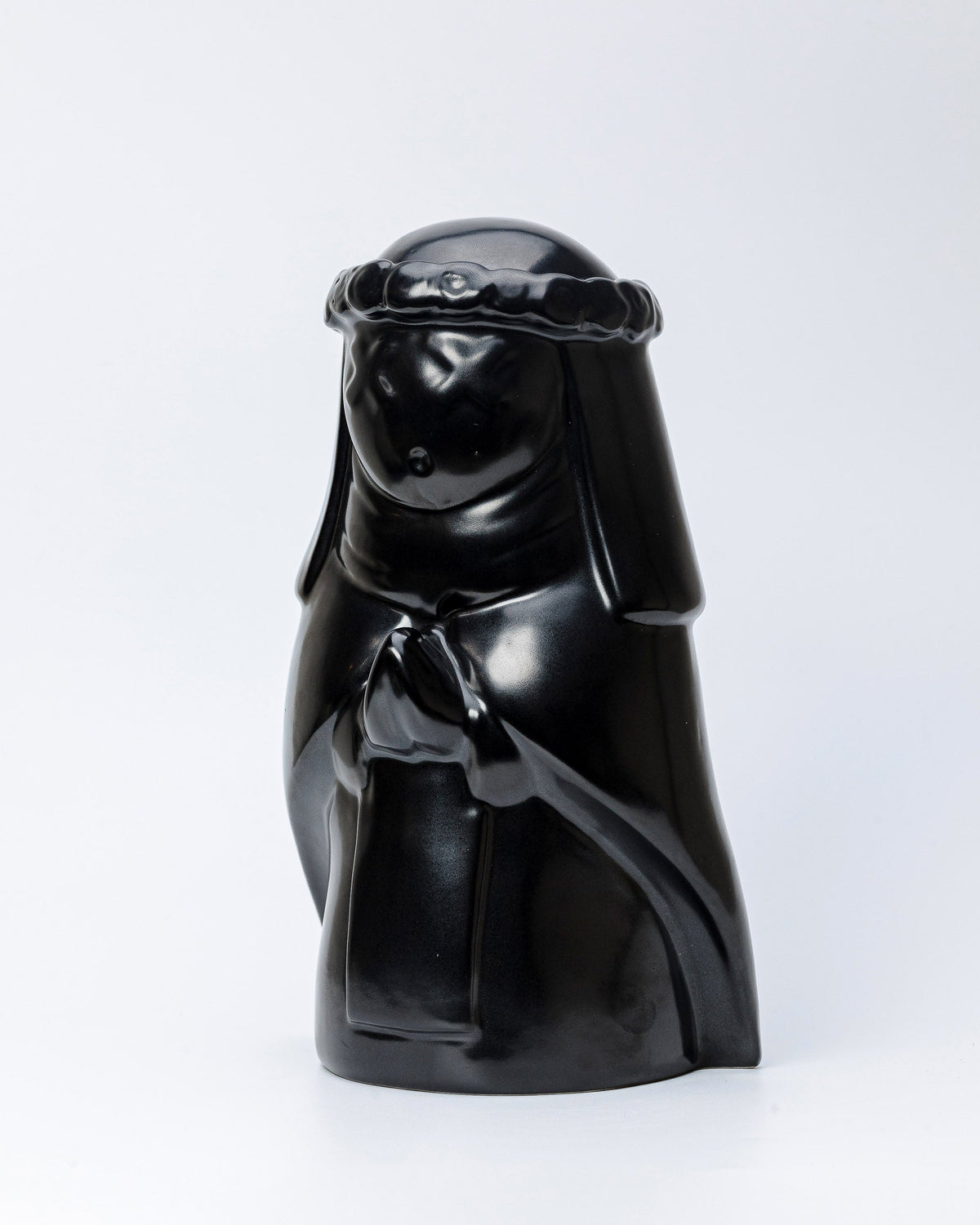 SANTARO.BOT.BLACK escultura en cerámica, Perujis, de El Imaquinario de Yute y Tocuyo