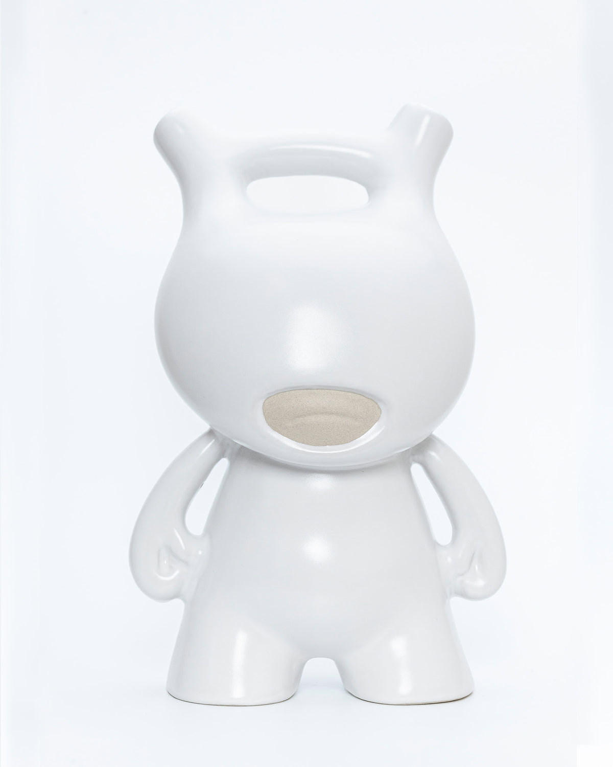 WAKO.TOY.AP, escultura en cerámica.