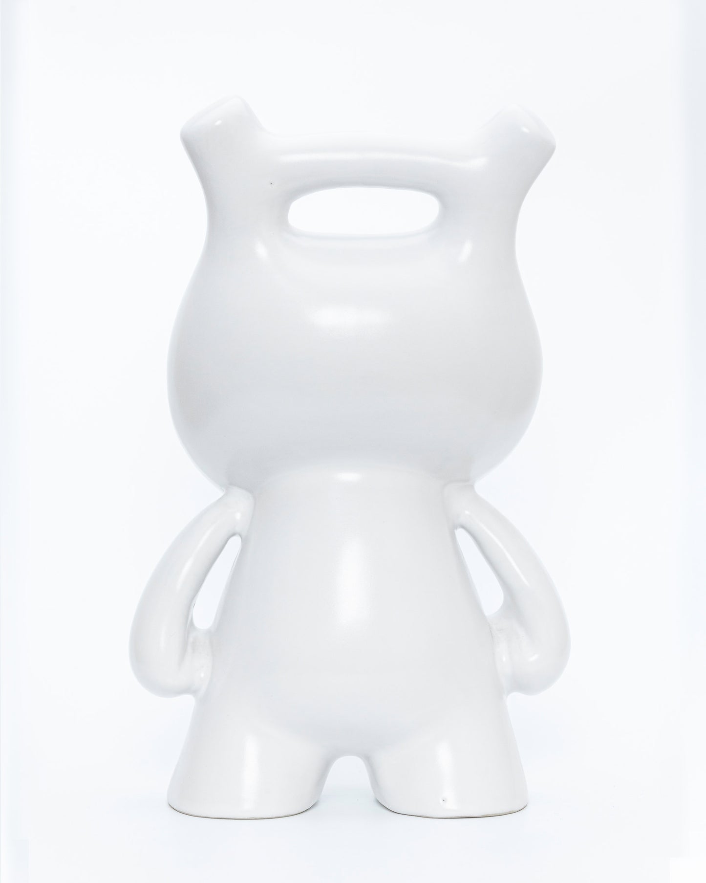 WAKO.TOY.AP, escultura en cerámica.