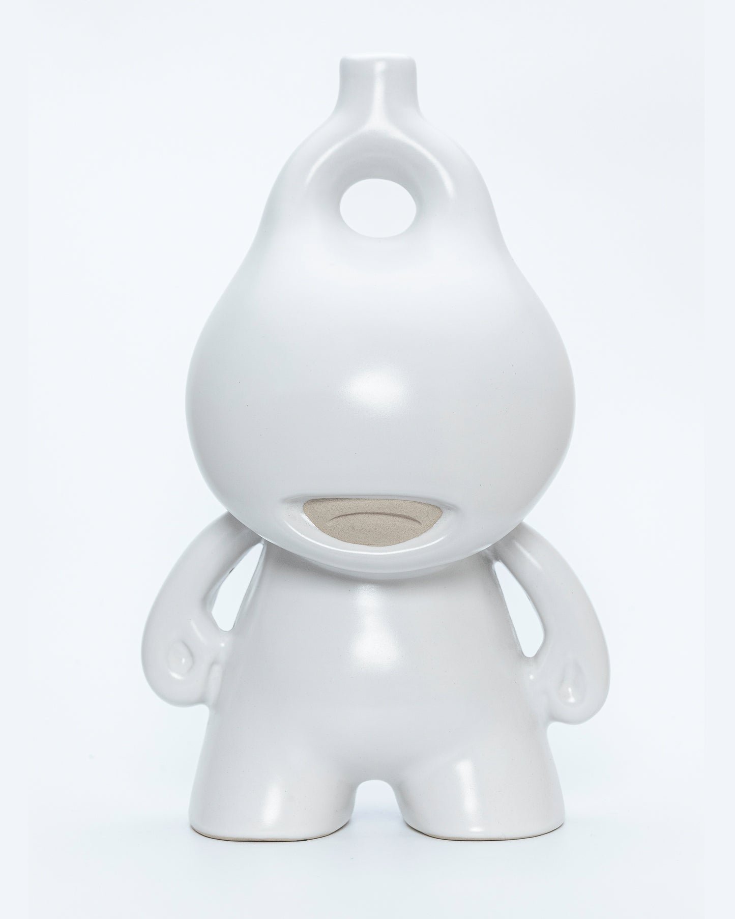 WAKO.TOY.AE, escultura en cerámica.