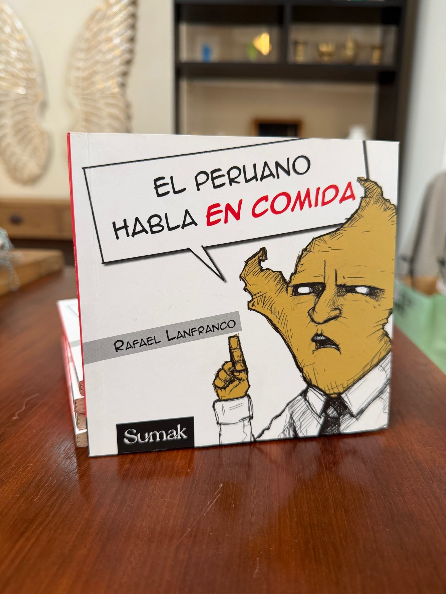 El peruano habla en comida, edición firmada por el autor.