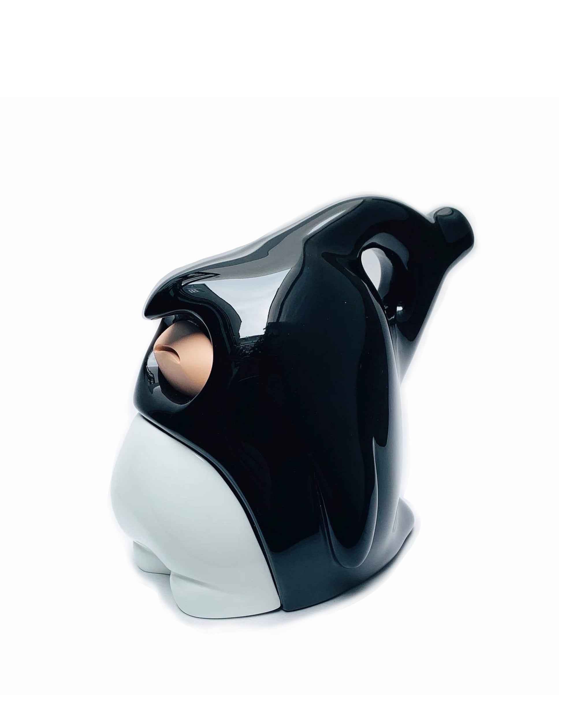 WAKO PINGUIN hand made resin sculpture 